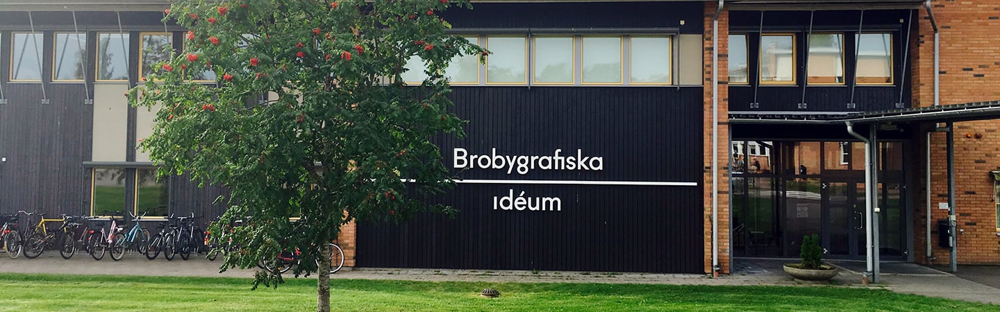 Brobygrafiska_entrance.jpg